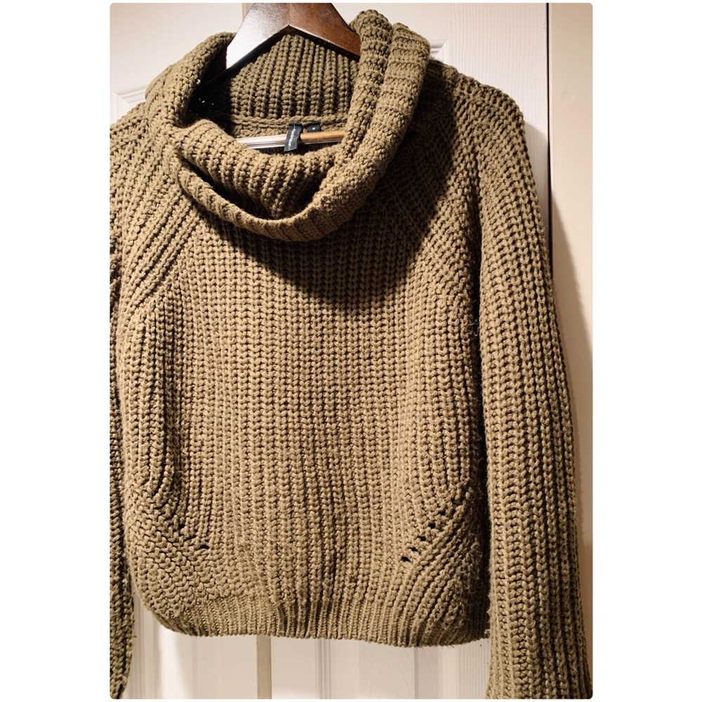 Moon & Madison sweater